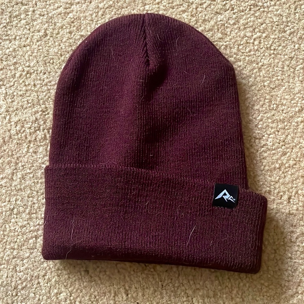 Ridge cut burgundy beanie hat